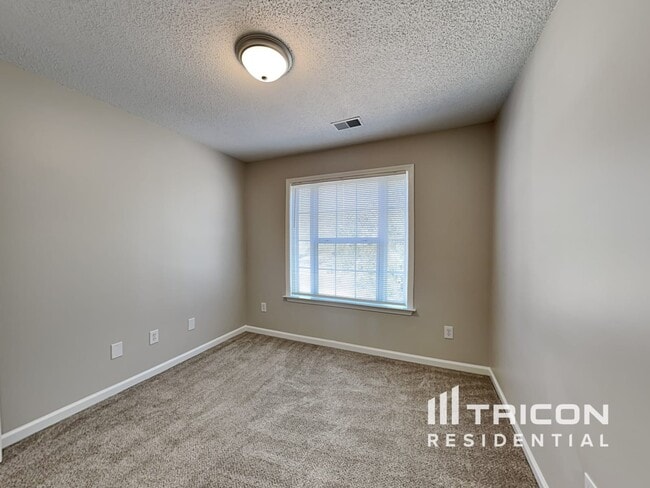 Building Photo - 63 Summer Brook Ct