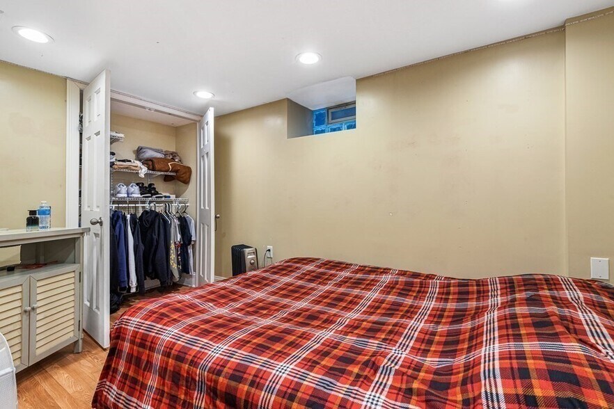 Images are representative samples of the advertised unit. Actual units shown during tours may differ - 1562 Tremont St