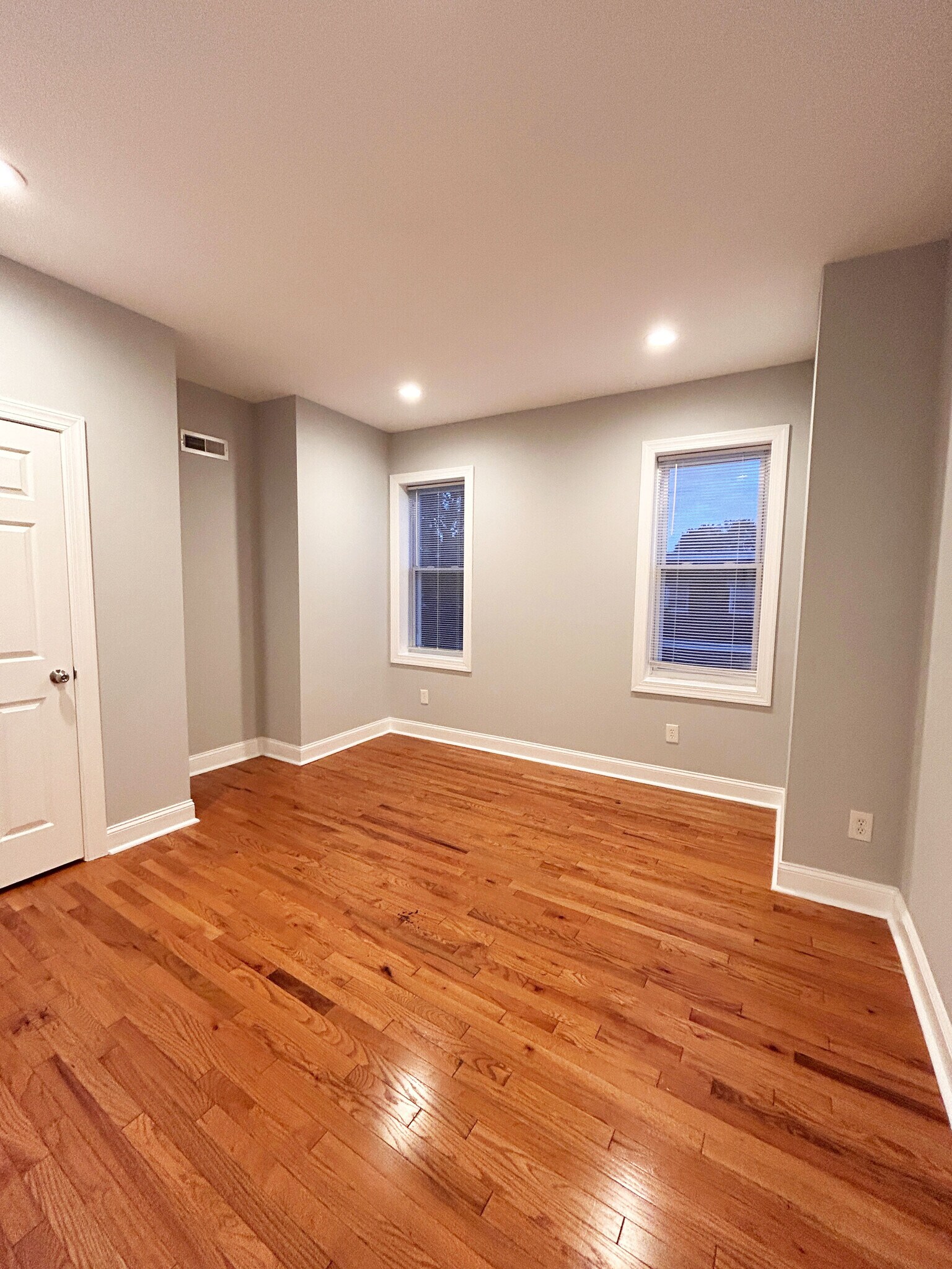 Building Photo - 620 Elkins Ave
