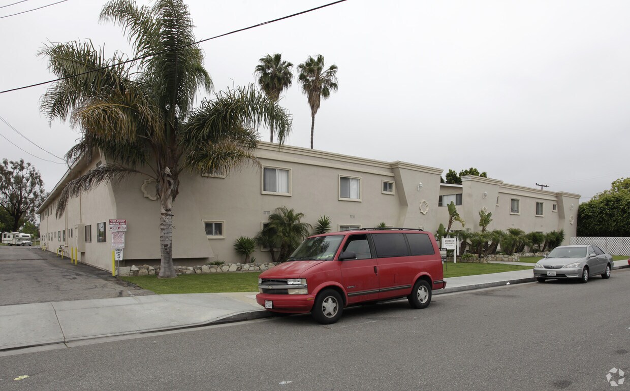 Ashtree Apartments Westminster Ca Apartment Finder