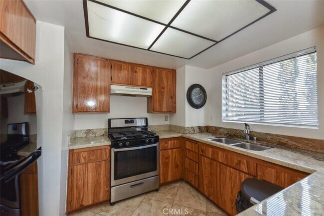 Building Photo - 1818 W 145th St