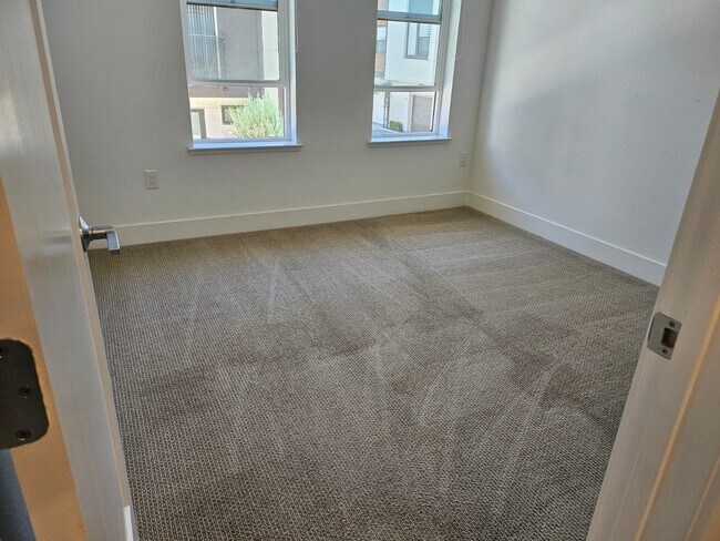 Second Room - 3835 Heart Cmn