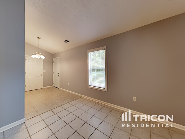 Building Photo - 15 Meeler Dr