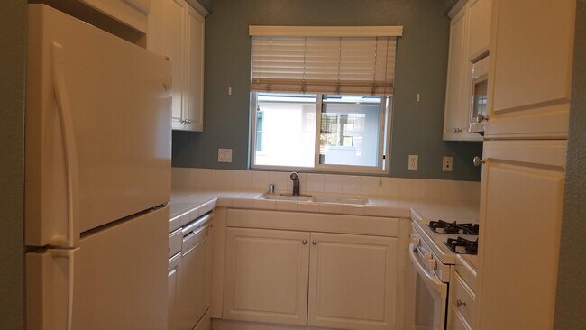 Building Photo - 4369 Pacifica Way