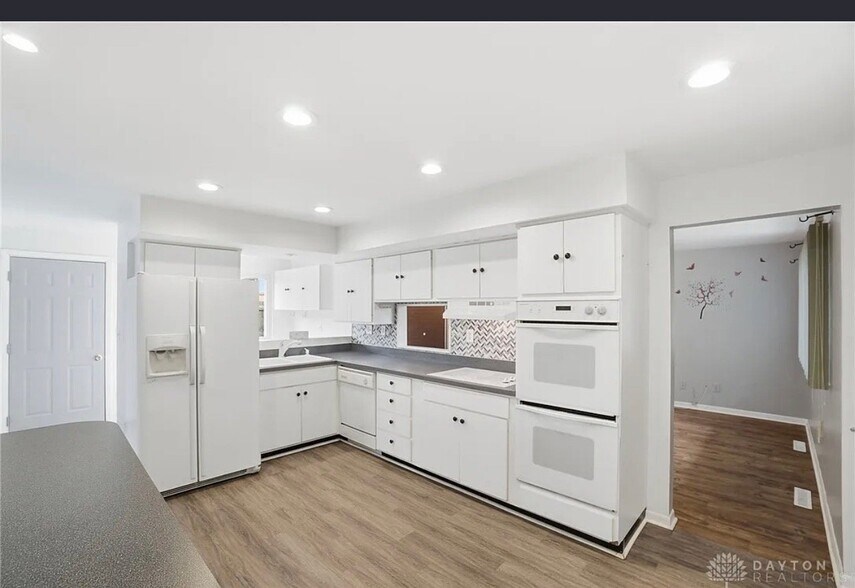 Building Photo - 4360 Wallington Dr