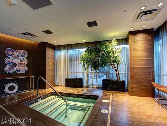 Building Photo - 4471 Dean Martin Dr