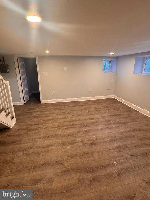 Building Photo - 5200 Ready Ave