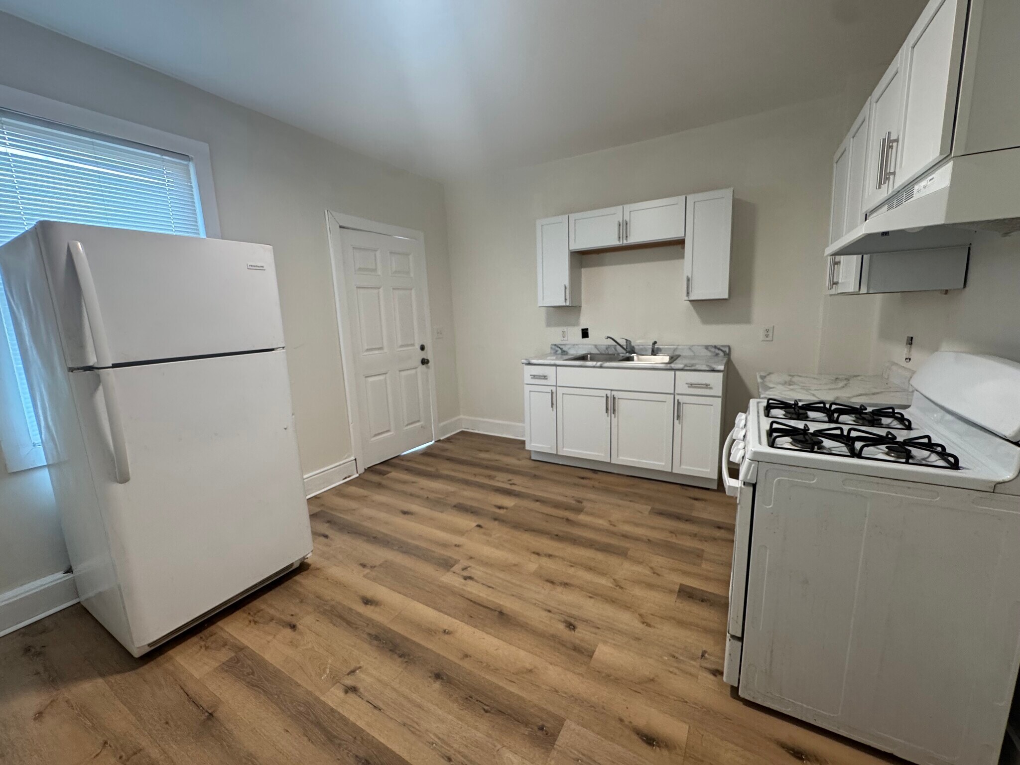 Building Photo - 1047 12th St