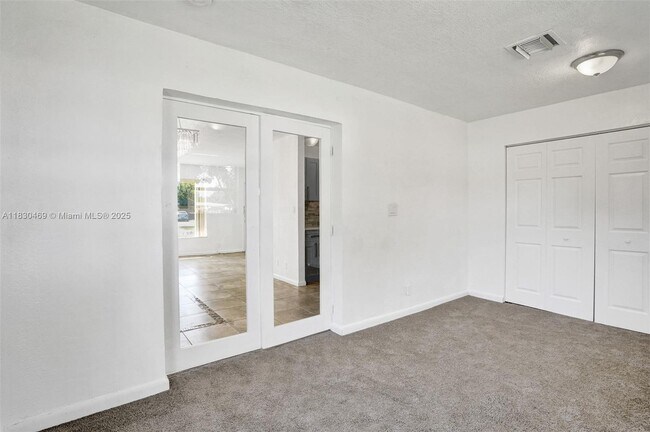 Building Photo - 3431 NW 5th Pl