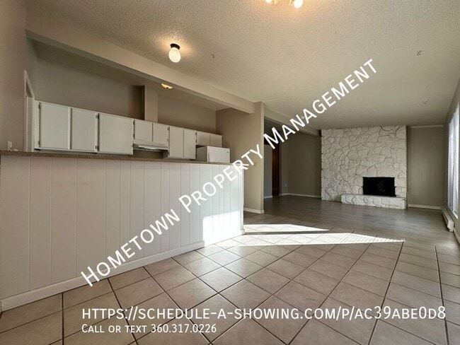 Building Photo - 613 Primrose Ln SE