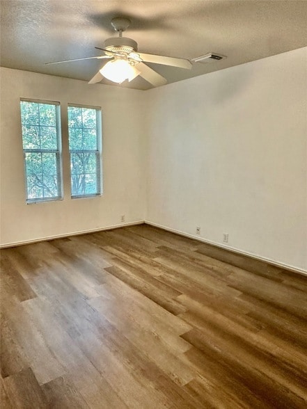 Building Photo - 29740 Sullivan Oaks Dr