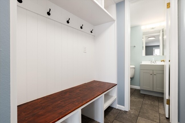 Building Photo - 13123 Spica Dr