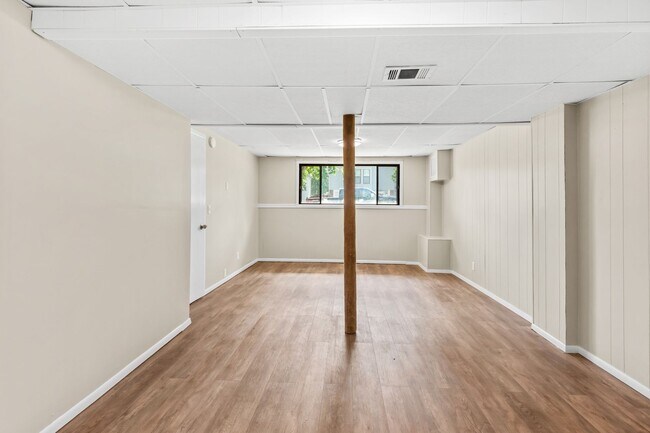 Building Photo - 5732 S 137th St