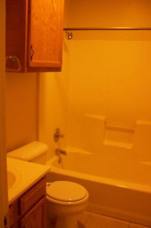 Building Photo - 827 Russell Cir