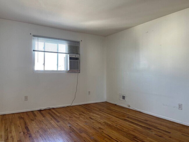 Building Photo - 37 Cedarwood Ct