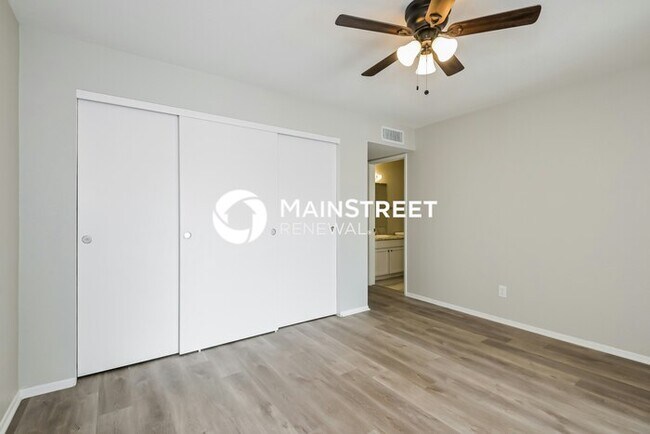 Building Photo - 4 Bedroom Pet-Friendly Home in Tucson, AZ with Main Street Renewal