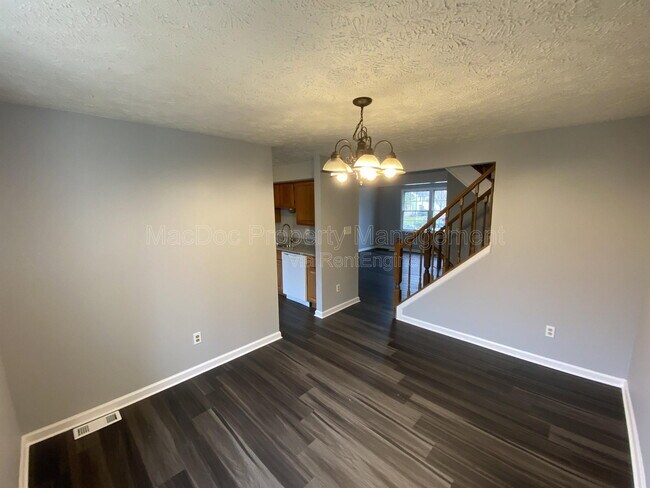 Building Photo - 300 Cross Ridge Ct