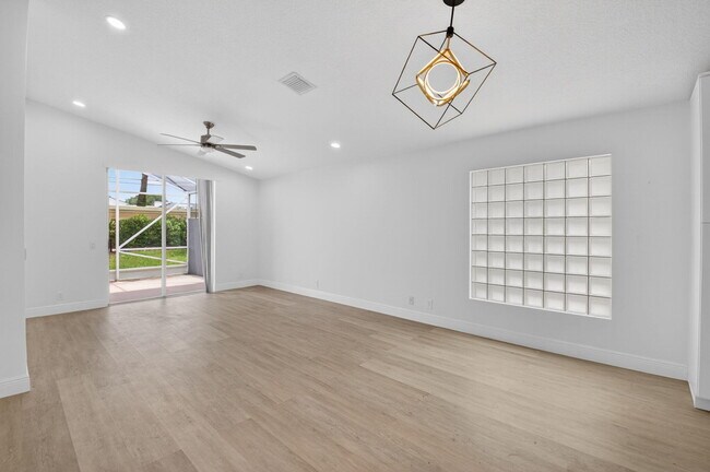 Building Photo - 11728 Dove Hollow Ave