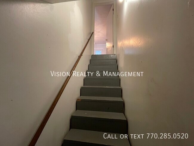 Building Photo - 117 Bascomb Dr
