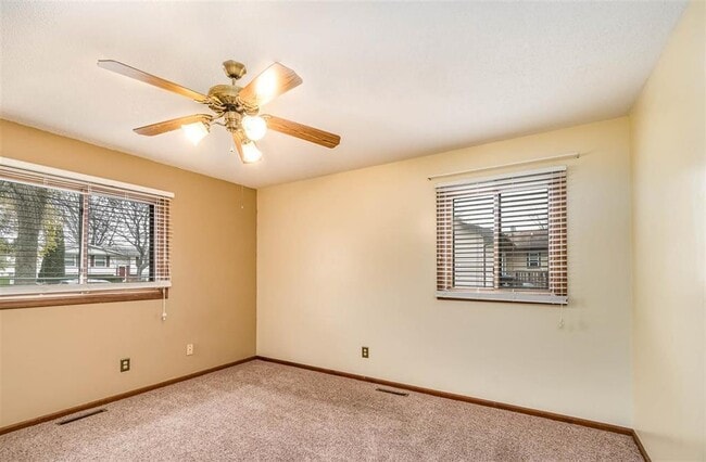 Building Photo - Spacious 4 bed / 2 bath Midland home - $20...