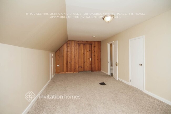 Building Photo - 6016 N Austin Ave