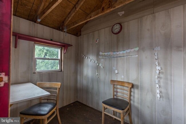 Building Photo - 151 Brynwood St