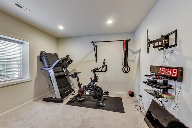 Building Photo - 1382 Kensington Ct