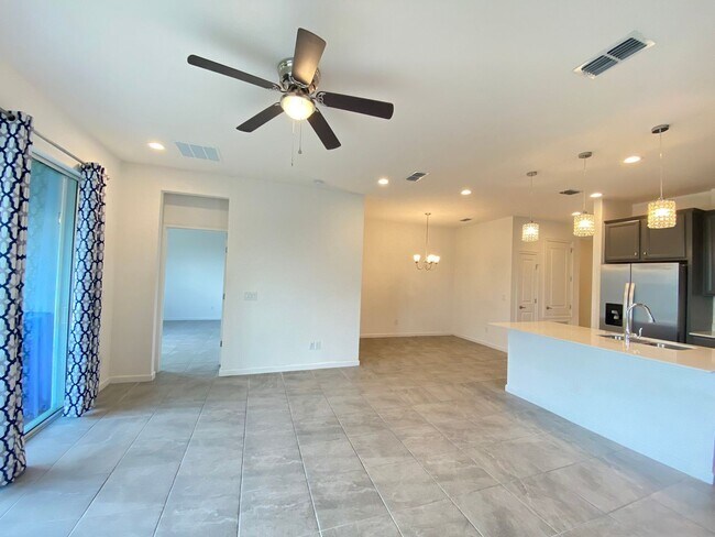 Building Photo - 1273 Hendon Lp