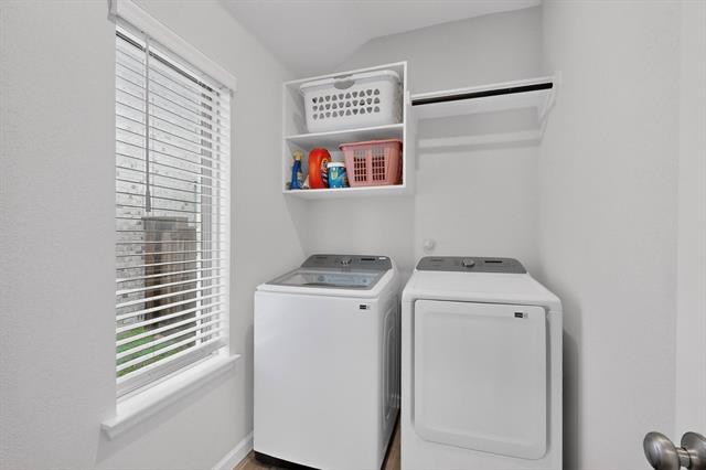 Building Photo - 2319 Kirkstall Wy