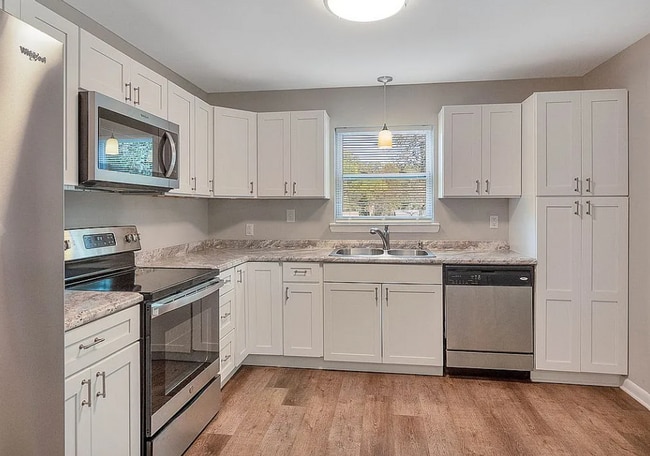 Building Photo - Sleepy Hollow- 3Bedroom 2Bathroom for rent