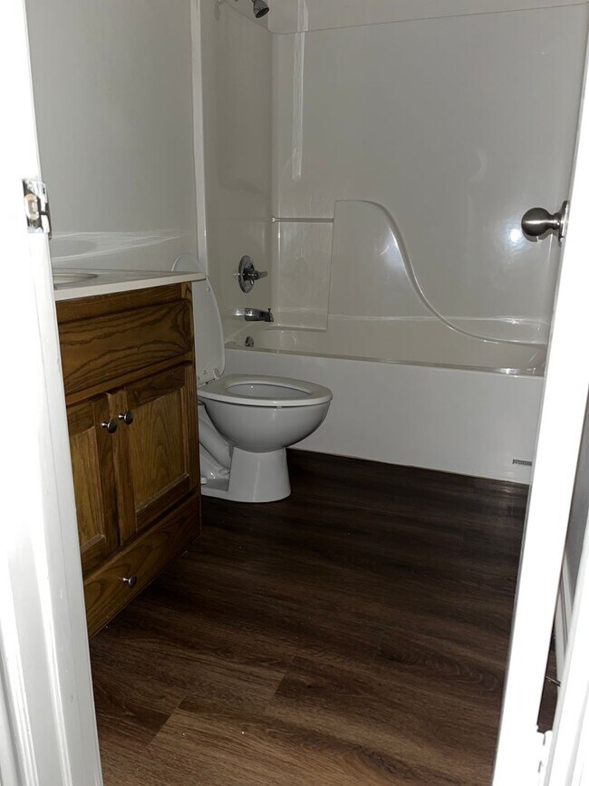 Building Photo - 2010 Seabiscuit Trce