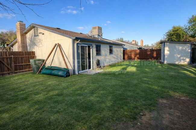 Building Photo - 600 Lorelei Ln