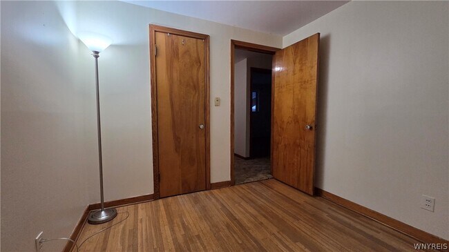 Building Photo - 419 Cherokee Dr