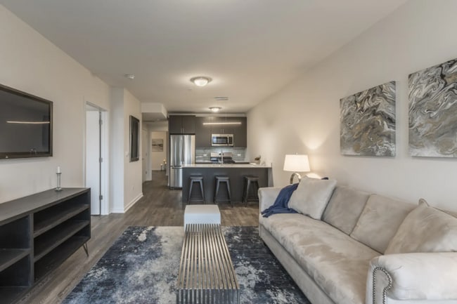 Building Photo - 230 W Evergreen Ave