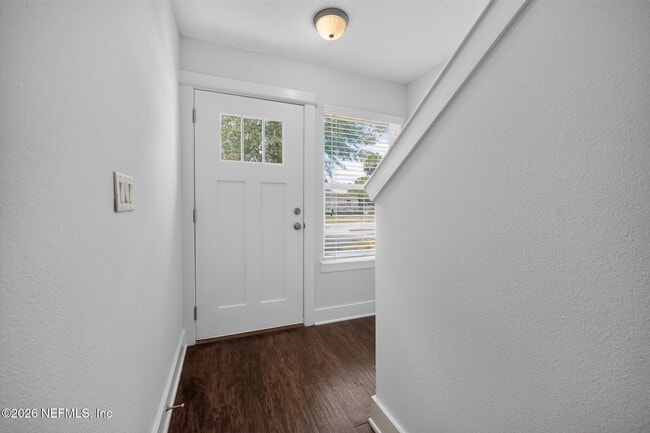 Building Photo - 843 3rd Ave S