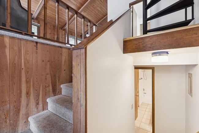 Building Photo - Wisconsin Townhome