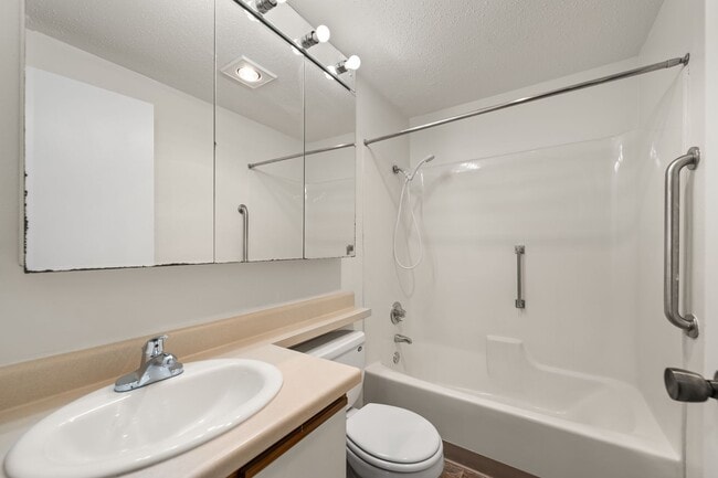 Interior Photo - The Briza