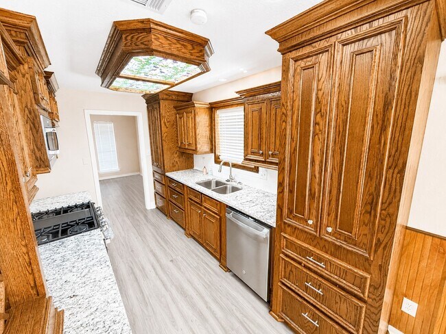 Building Photo - 24207 Shellbrook Dr
