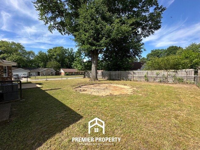 Building Photo - Quiet 3BR/2BA Cove in 38141 | Vaulted Ceilings, Fireplace & 2-Car Garage