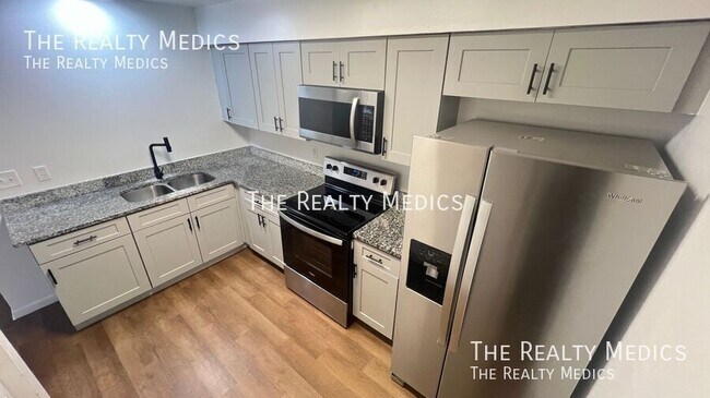 Building Photo - 1984 Agora Cir SE