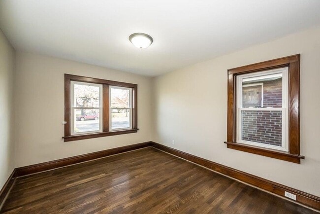 Building Photo - 5336 Chippewa St