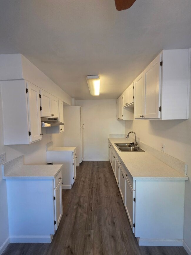 Building Photo - Newly Renovated 1 Bedroom Unit only 10 minutes from Disneyland
