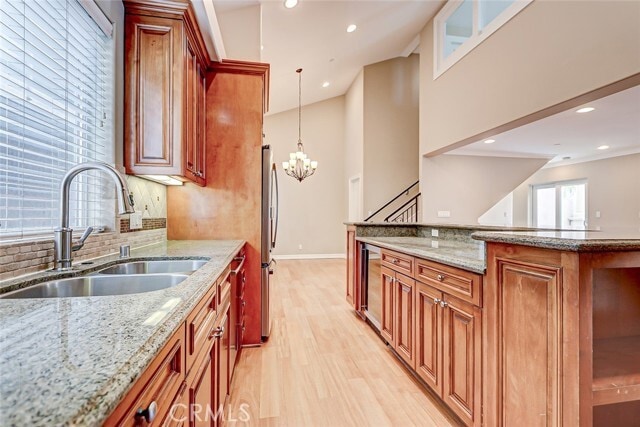 Building Photo - 594 1st St