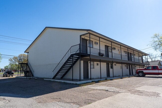 Building Photo - College Park Apartments