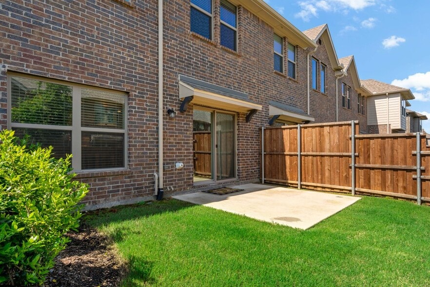 Building Photo - 2749 Starburst Dr