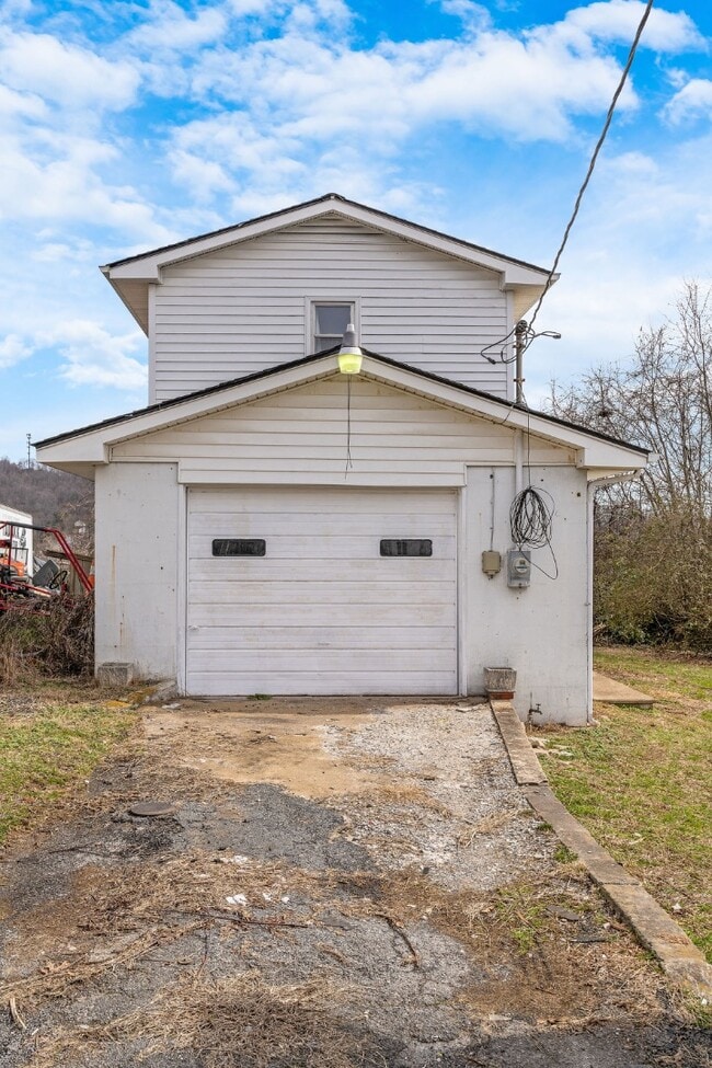 Building Photo - 1465 Highpoint Ave