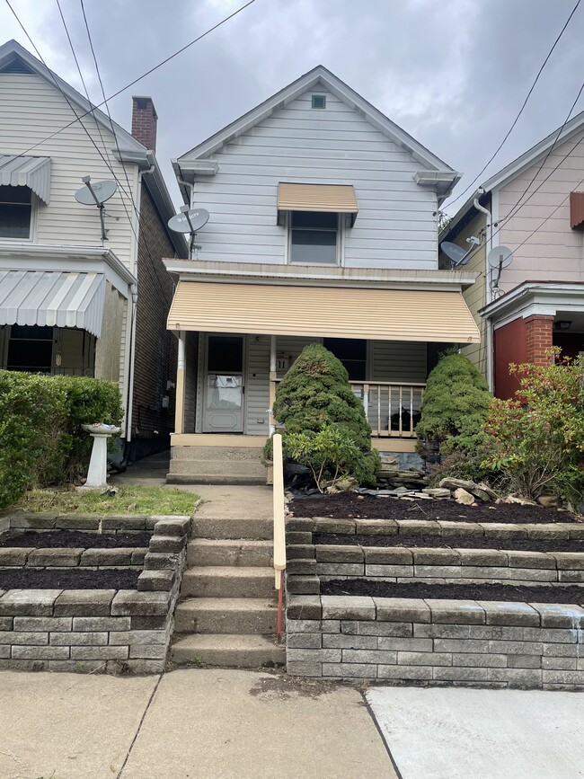 Building Photo - 711 Waddell Ave