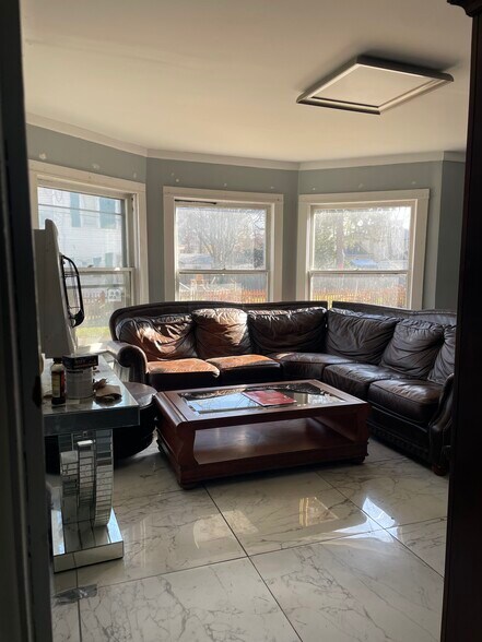 Primary Photo - 301 Riverside Ave