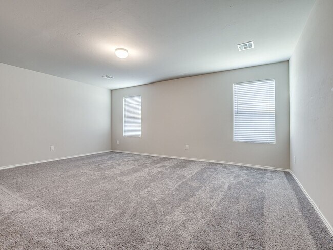 Building Photo - 629 W Lola Dr
