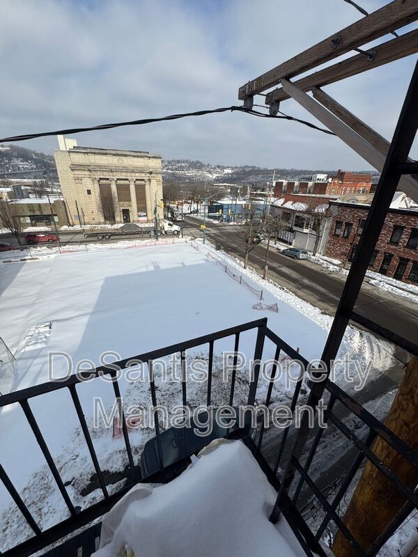 Building Photo - 810 Amity St
